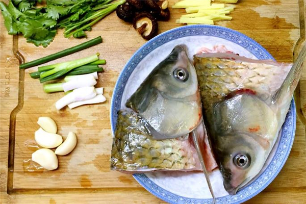 魚(yú)頭