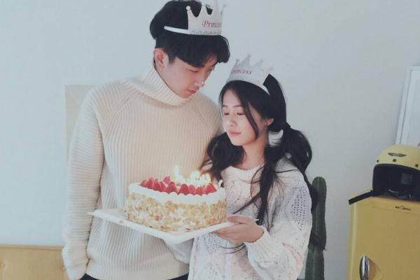 前任結婚了還能聯(lián)系嗎 前任結婚了還聯(lián)系我是什么意思