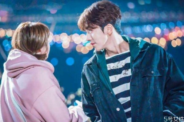 男生叫女生豬是因?yàn)橄矚g嗎 男生對真正喜歡的女生表現(xiàn)