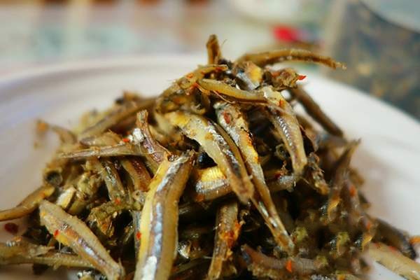 新鮮魚(yú)怎么曬成魚(yú)干 魚(yú)干和什么一起做好吃