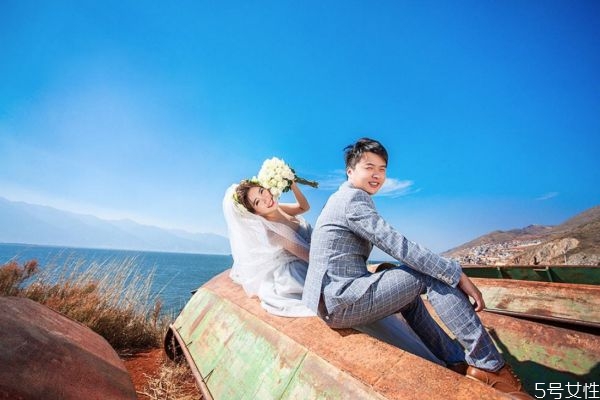 嫁給愛情還是嫁給金錢 結婚物質(zhì)重要還是愛情