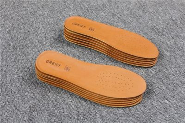 鞋墊按作用分類有哪些 選購(gòu)鞋墊時(shí)要注意什么
