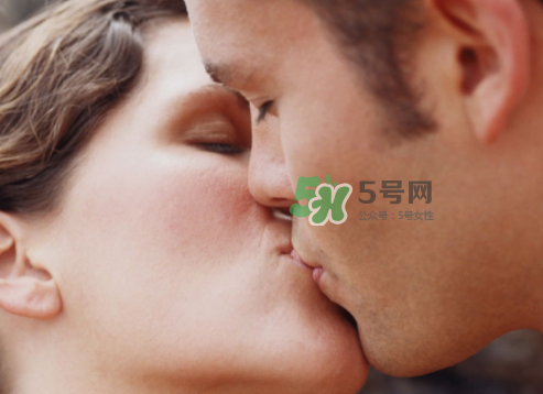 如何接吻更有感覺？如何接吻讓她舒服？