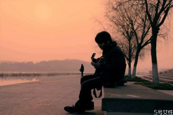 怎樣撩妹成功率高 男生撩妹聊天對(duì)話(huà)套路