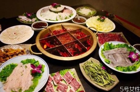 火鍋蘸料怎么調(diào)才好吃 火鍋是怎么由來(lái)的