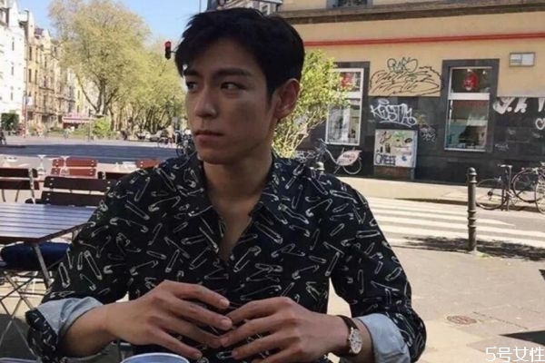 男生想引起你關注的表現(xiàn) 聊天態(tài)度看出他喜歡你