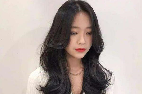 八字劉海是燙出來(lái)的嗎 八字劉?？梢誀C永久嗎