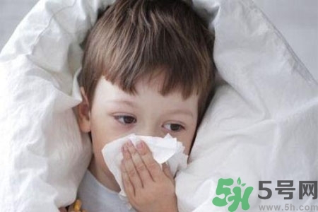怎么樣用生理鹽水清洗鼻腔？用生理鹽水清理鼻腔的方法？