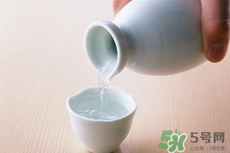 喝白酒能喝出白血病嗎？白血病人能喝酒嗎？