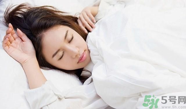 睡覺流口水是什么原因？睡覺流口水怎么辦？