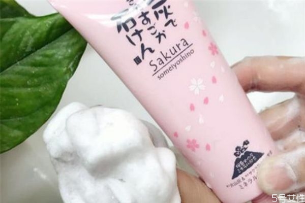 去角質洗面奶多久用一次 去角質有哪些誤區(qū)