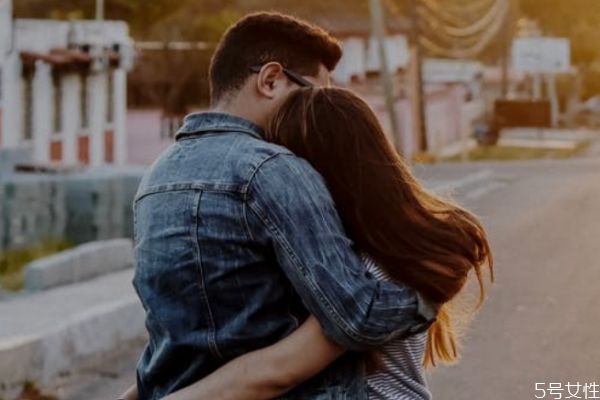 吵架后哄媳婦的暖心話(huà) 讓你輕松戳中她的淚點(diǎn)