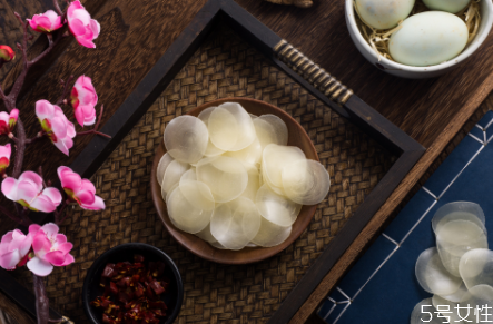 蝦片要炸多長(zhǎng)時(shí)間 蝦片是冷油炸還是熱油炸