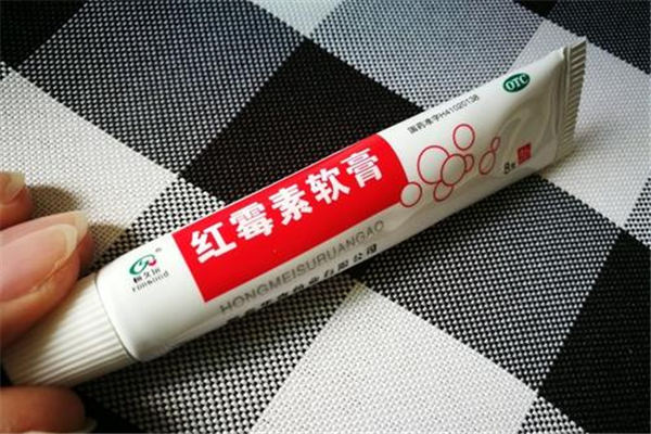 紅霉素軟膏是萬(wàn)能藥嗎 紅霉素軟膏的禁忌事項(xiàng)有哪些