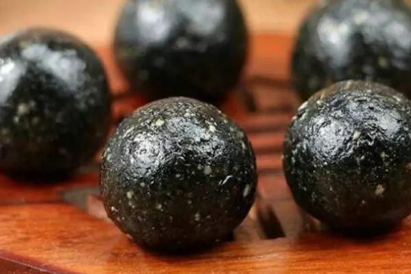 黑芝麻丸會(huì)上火嗎 吃黑芝麻丸對脫發(fā)有用嗎