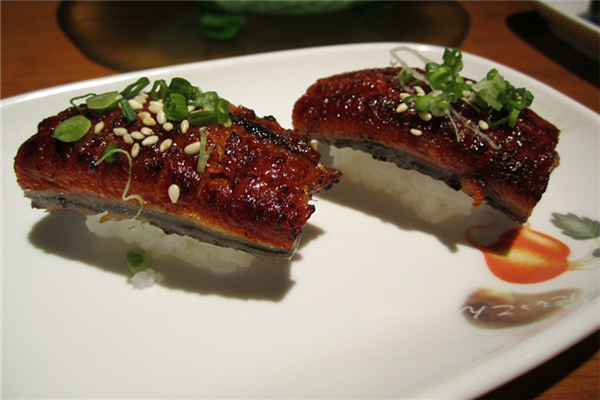 鰻魚(yú)對(duì)男性有什么好處 鰻魚(yú)的功效和作用