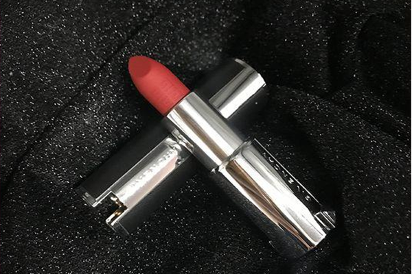 紀(jì)梵?？诩t最火色號 紀(jì)梵希口紅的寓意