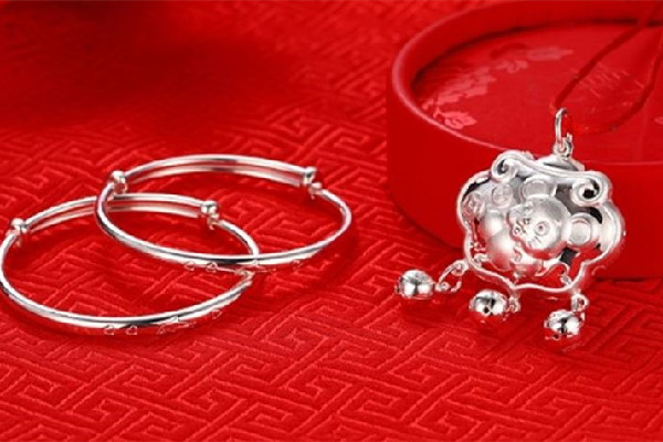 999銀的價(jià)格多少錢(qián)一克 999銀和純銀的區(qū)別