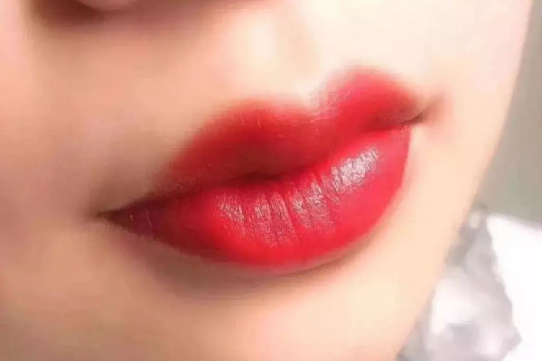 漂唇和紋唇哪個(gè)效果好 漂唇市場價(jià)一般多少錢