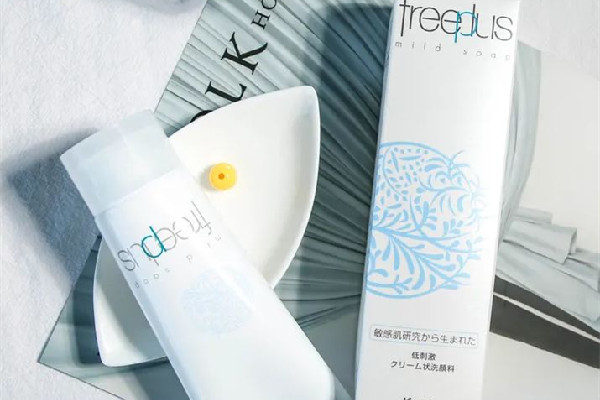 洗面奶進(jìn)到眼睛里很疼怎辦 洗面奶進(jìn)眼睛里會(huì)影響視力嗎