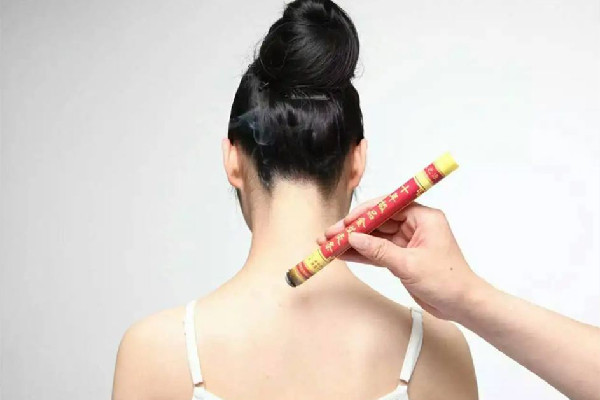 艾灸會傷元?dú)馐钦娴膯?艾灸可以同時(shí)灸多個(gè)部位嗎