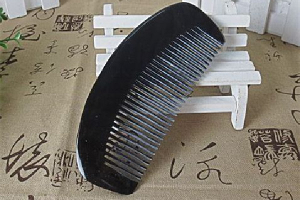 牛角梳會不會摔斷 牛角梳有裂紋屬于正?，F(xiàn)象嗎