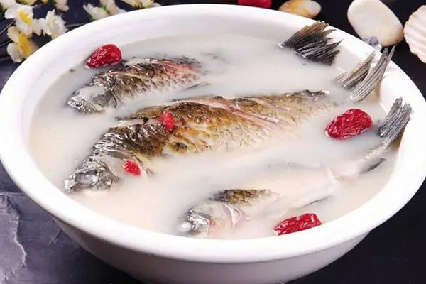鯽魚湯要燉多久最好 鯽魚湯要用開(kāi)水嗎