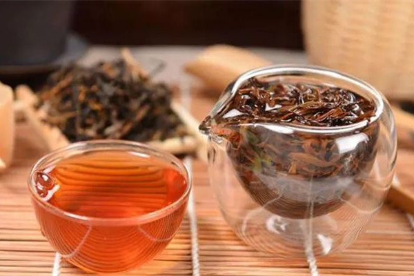 正山小種和金駿眉的區(qū)別在哪里 正山小種和金駿眉哪個(gè)對胃好