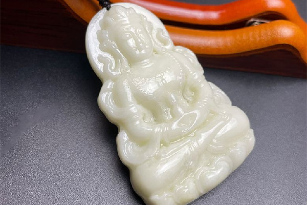 觀(guān)音吊墜和貔貅手串一起戴好嗎 觀(guān)音吊墜和佛吊墜區(qū)別