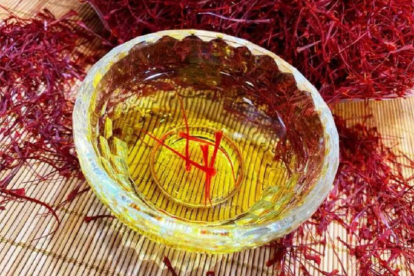 藏紅花喝多久可以停一下 藏紅花長(zhǎng)期喝有沒有副作用